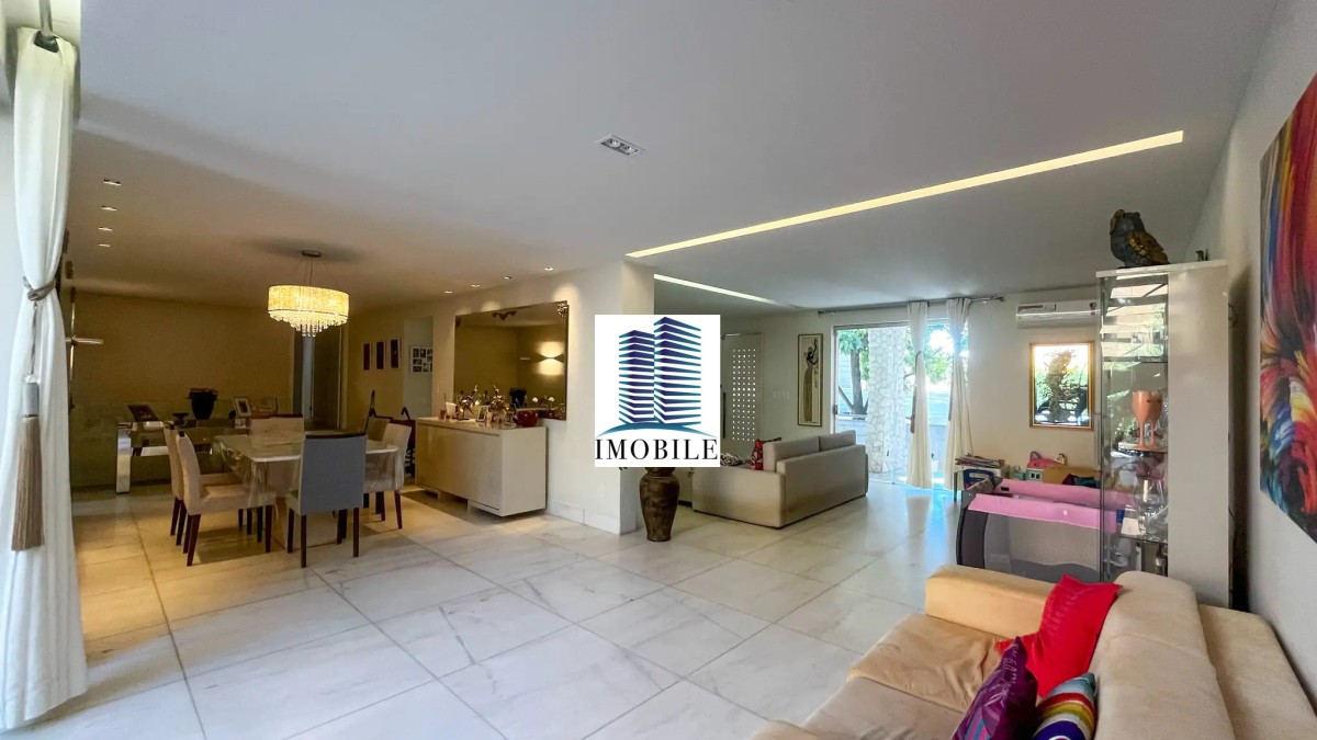 Casa à venda com 6 quartos, 740m² - Foto 1