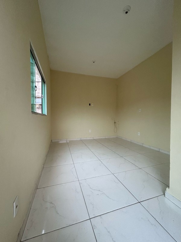 Casa à venda com 2 quartos, 200m² - Foto 2