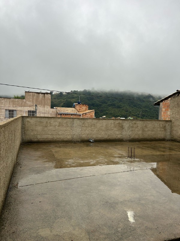 Casa à venda com 2 quartos, 200m² - Foto 12