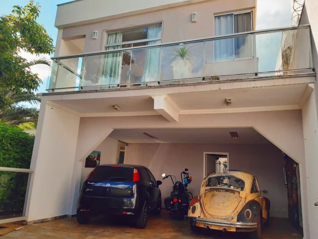 Casa à venda com 4 quartos, 370m² - Foto 2