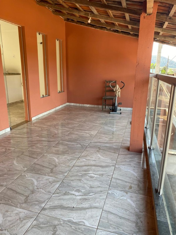 Casa para alugar com 2 quartos, 100m² - Foto 3