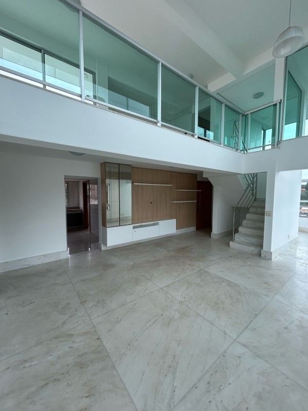 Cobertura para alugar com 3 quartos, 295m² - Foto 1