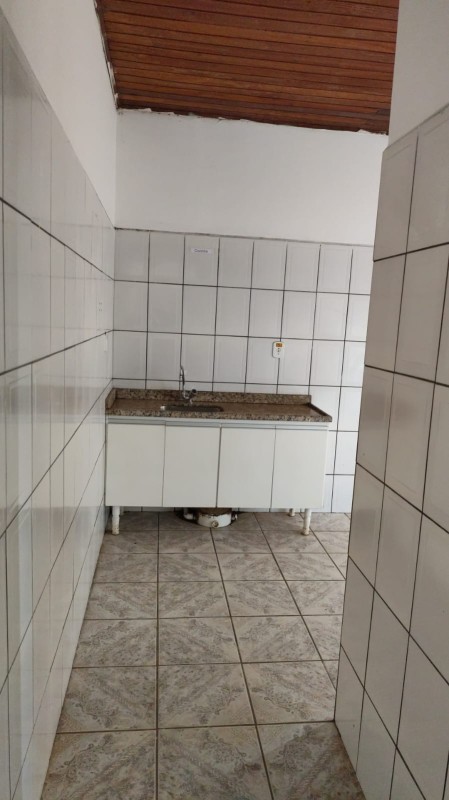 Casa para alugar com 3 quartos, 70m² - Foto 4