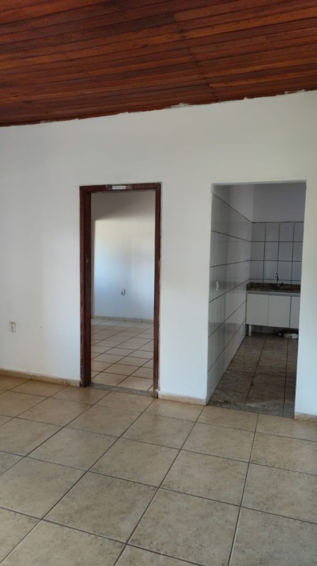 Casa para alugar com 3 quartos, 70m² - Foto 2