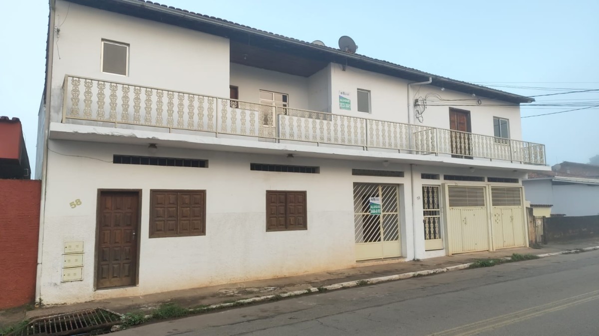 Casa para alugar com 3 quartos, 70m² - Foto 1