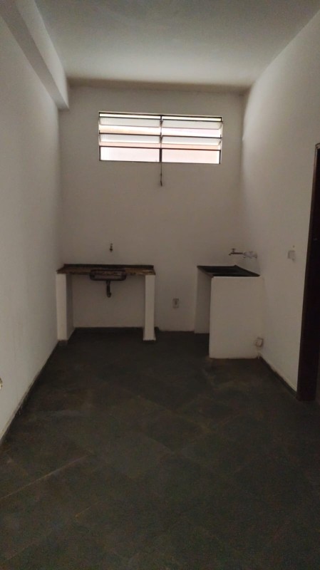 Casa para alugar com 3 quartos, 70m² - Foto 11