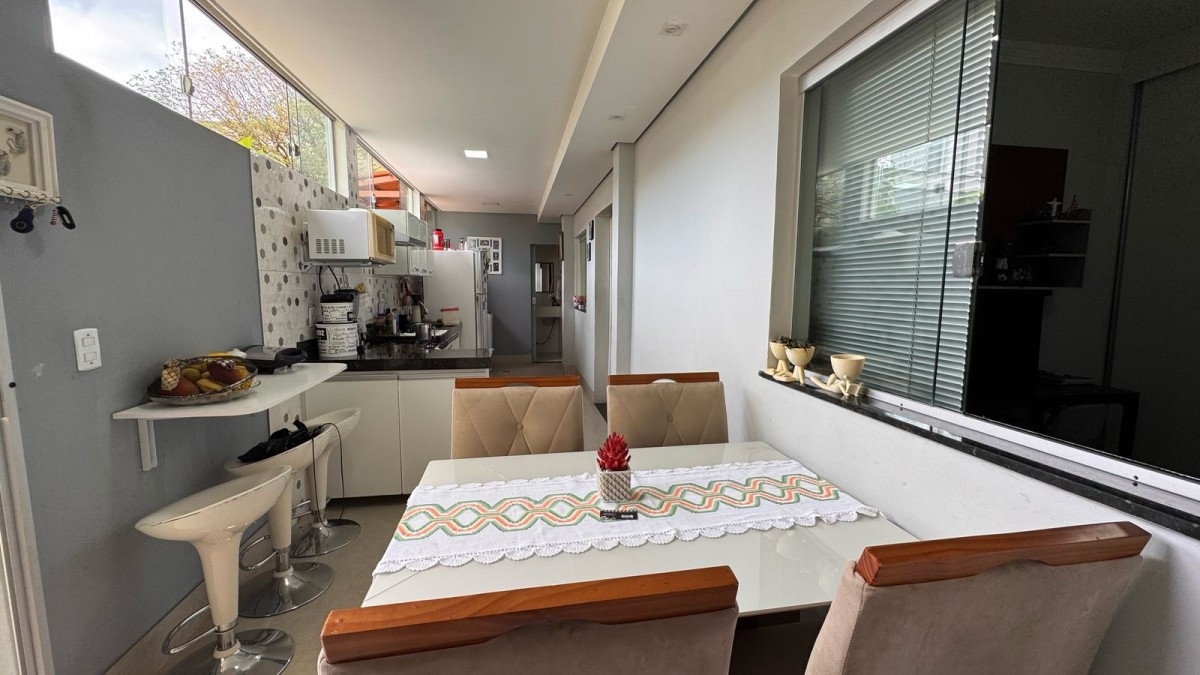 Casa à venda com 6 quartos, 360m² - Foto 21