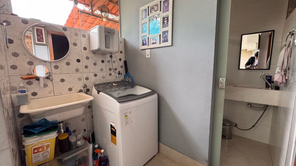 Casa à venda com 6 quartos, 360m² - Foto 16