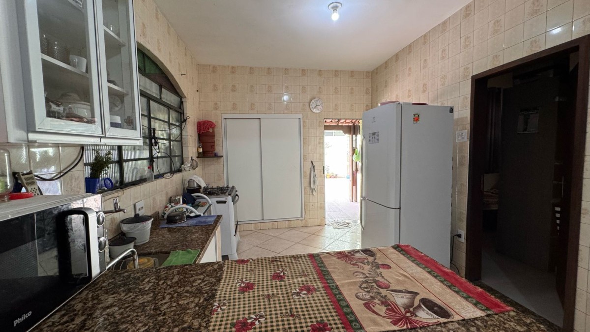 Casa à venda com 6 quartos, 360m² - Foto 6