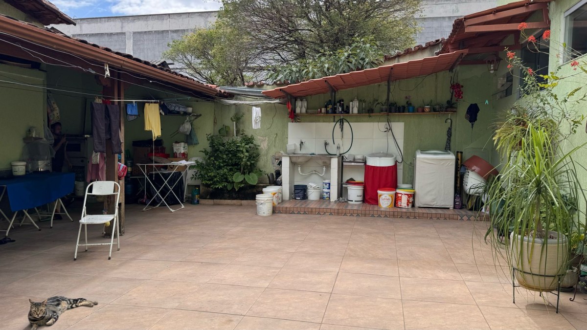Casa à venda com 6 quartos, 360m² - Foto 8