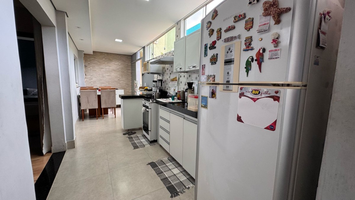 Casa à venda com 6 quartos, 360m² - Foto 18