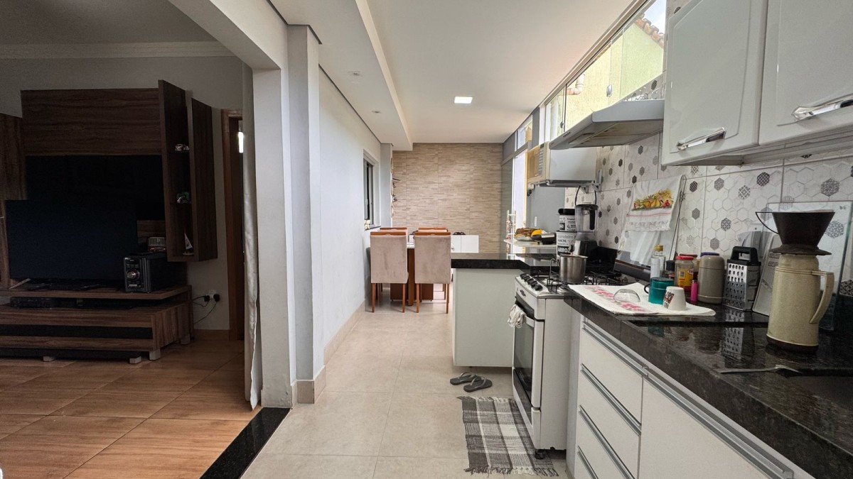 Casa à venda com 6 quartos, 360m² - Foto 19