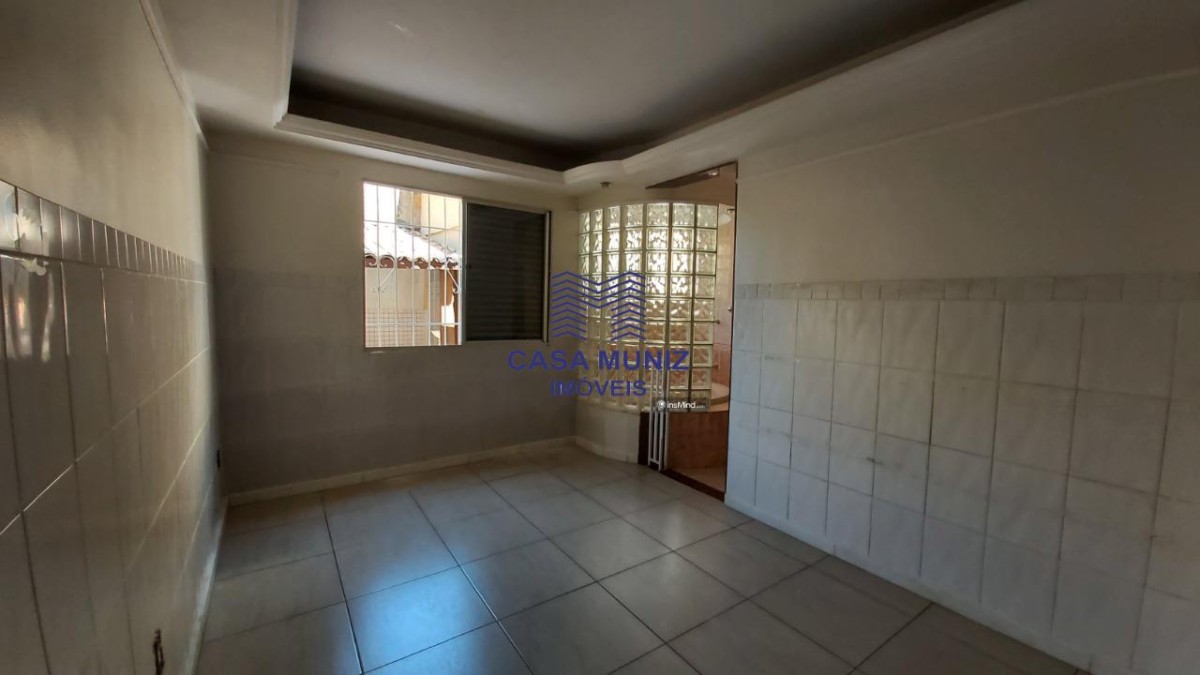 Casa para alugar com 4 quartos, 246m² - Foto 13