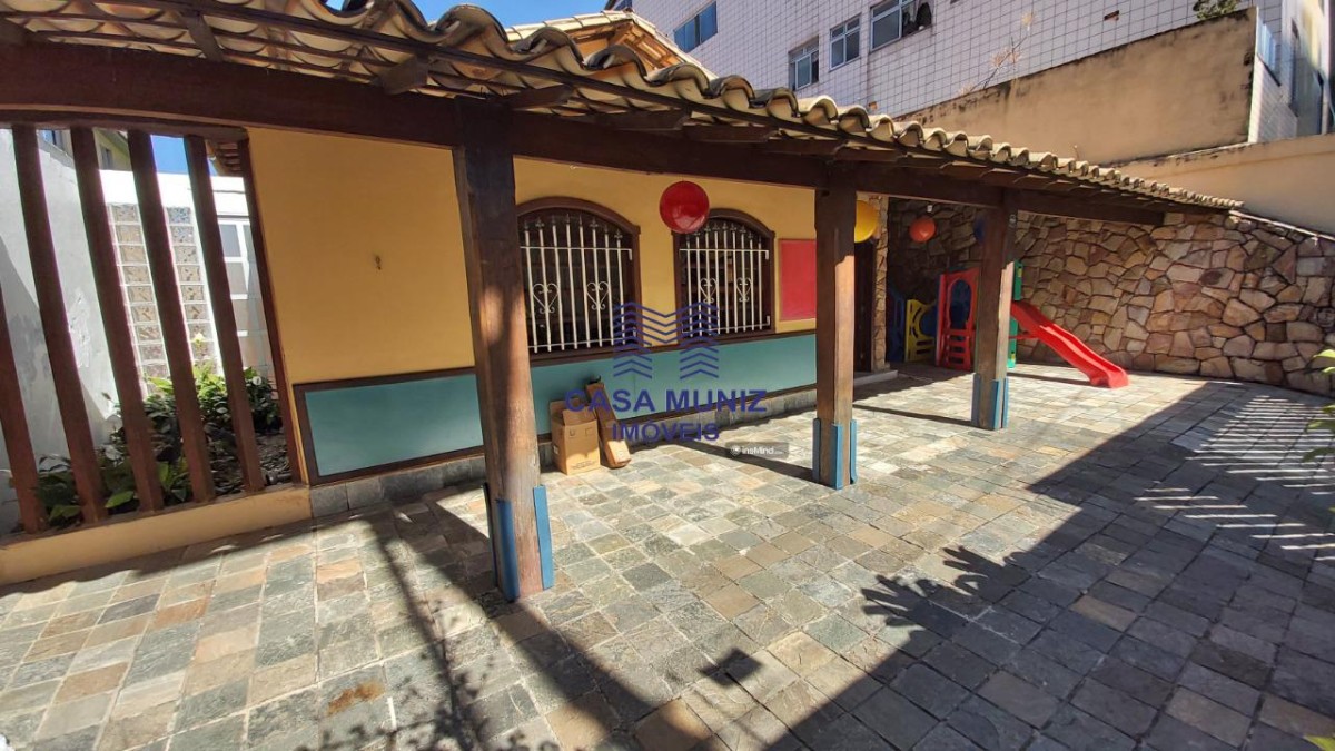 Casa para alugar com 4 quartos, 246m² - Foto 1