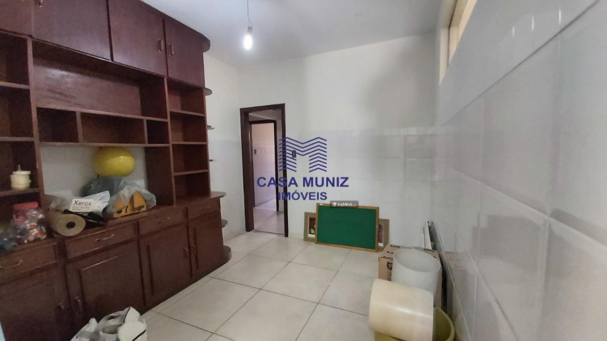 Casa para alugar com 4 quartos, 246m² - Foto 17