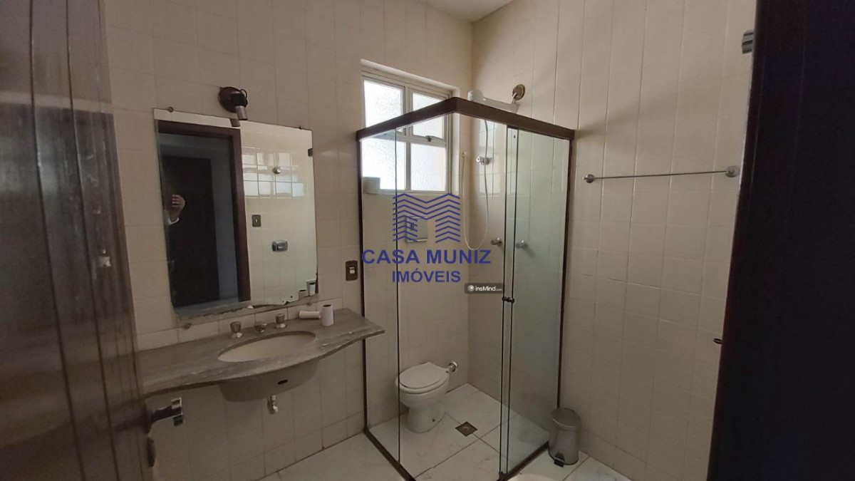 Casa para alugar com 4 quartos, 246m² - Foto 15