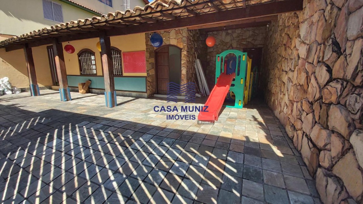 Casa para alugar com 4 quartos, 246m² - Foto 2