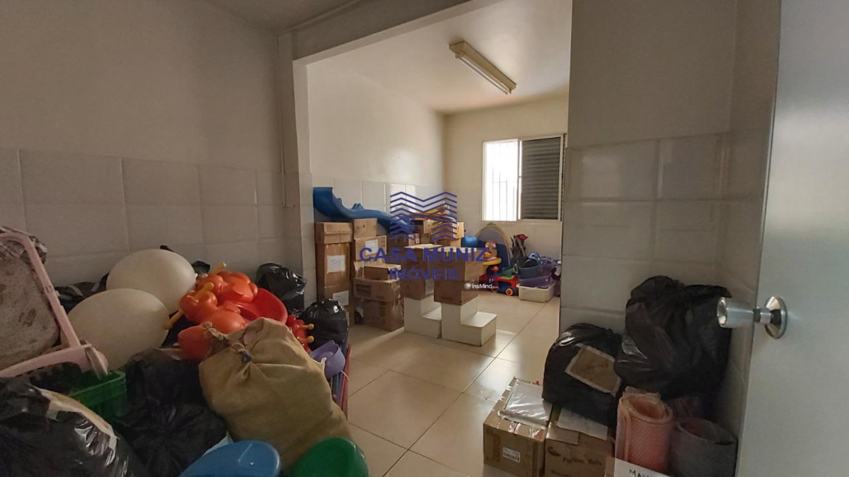 Casa para alugar com 4 quartos, 246m² - Foto 18