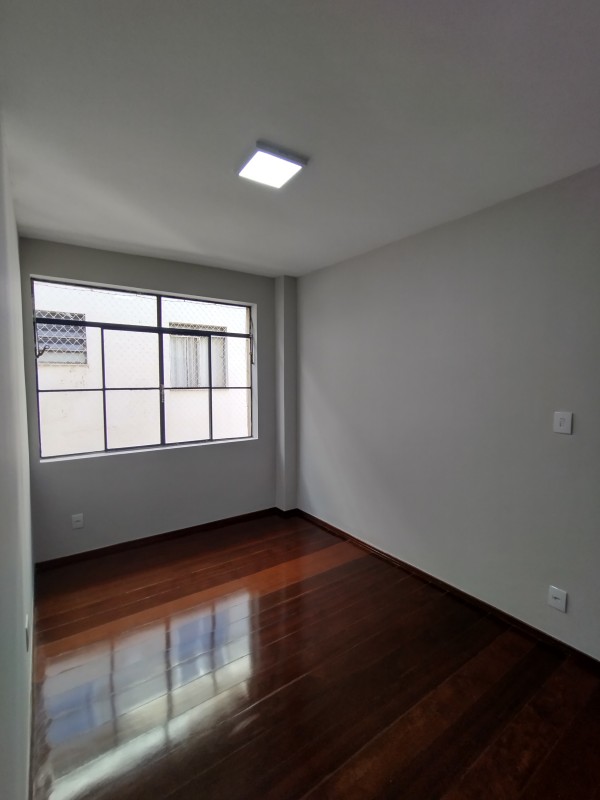 Apartamento para alugar com 3 quartos, 100m² - Foto 4