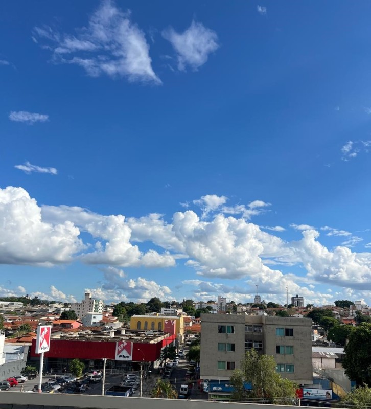 Apartamento à venda com 3 quartos, 73m² - Foto 2