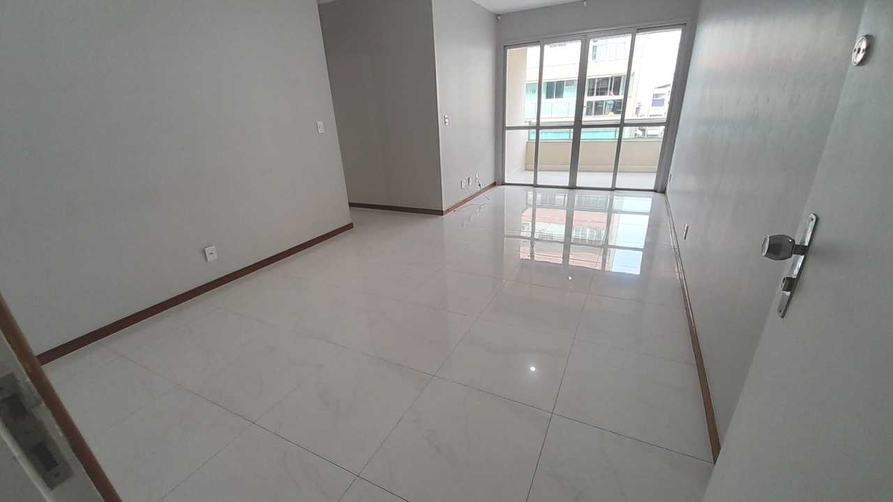Apartamento para alugar com 3 quartos, 120m² - Foto 2