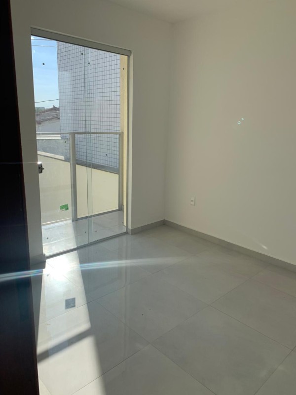 Casa à venda com 2 quartos, 60m² - Foto 13