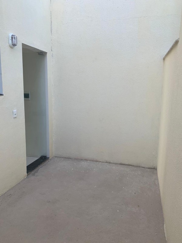 Casa à venda com 2 quartos, 60m² - Foto 9