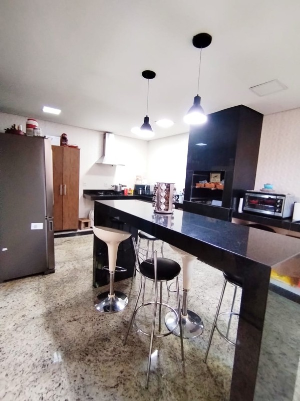 Casa de Condomínio à venda com 3 quartos, 131m² - Foto 8