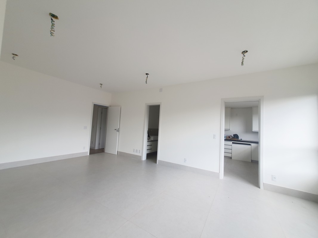 Apartamento à venda com 4 quartos, 140m² - Foto 4