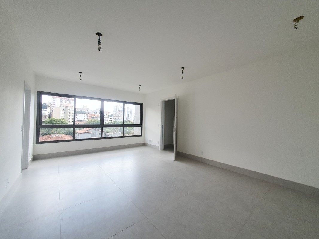 Apartamento à venda com 4 quartos, 140m² - Foto 1