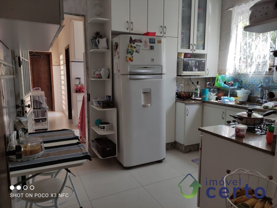 Casa à venda com 3 quartos, 140m² - Foto 12