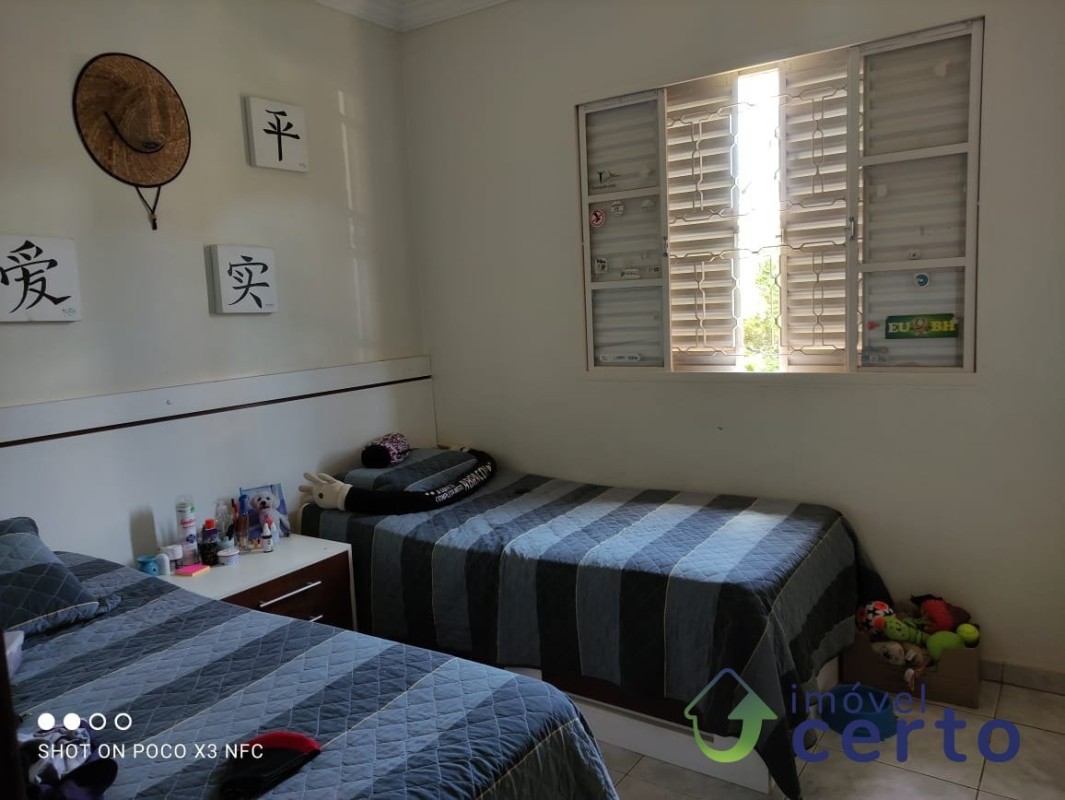 Casa à venda com 3 quartos, 140m² - Foto 4