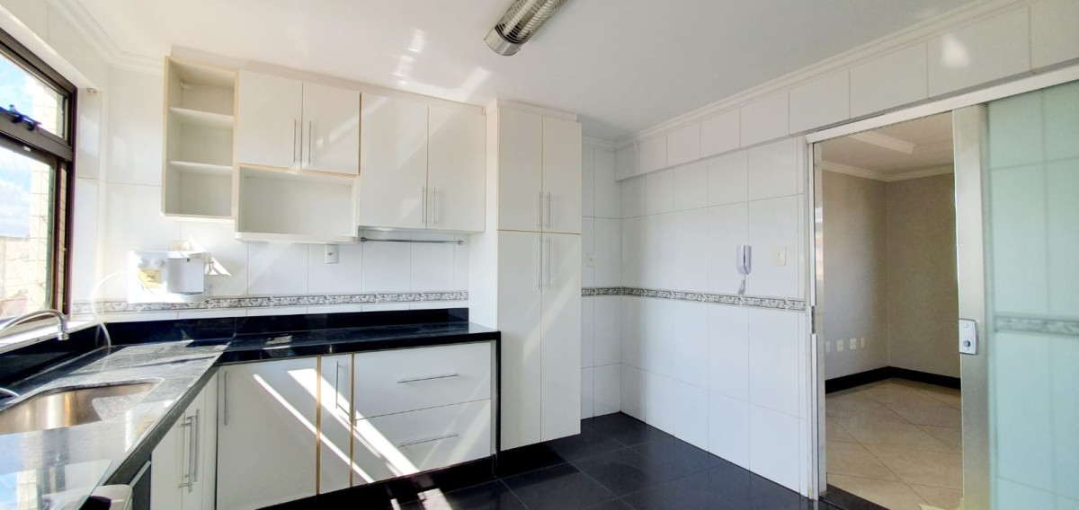 Apartamento para alugar com 3 quartos, 130m² - Foto 5