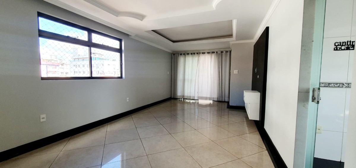 Apartamento para alugar com 3 quartos, 130m² - Foto 2