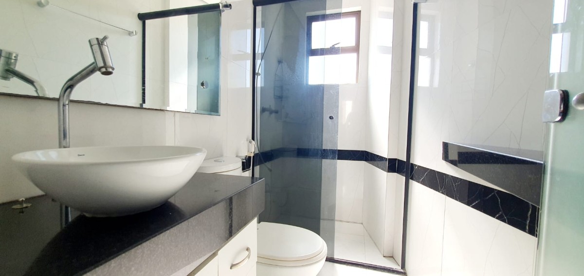 Apartamento para alugar com 3 quartos, 130m² - Foto 13
