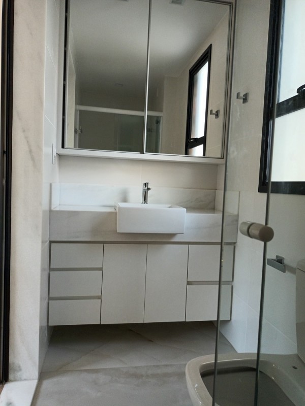 Apartamento para alugar com 2 quartos, 65m² - Foto 11