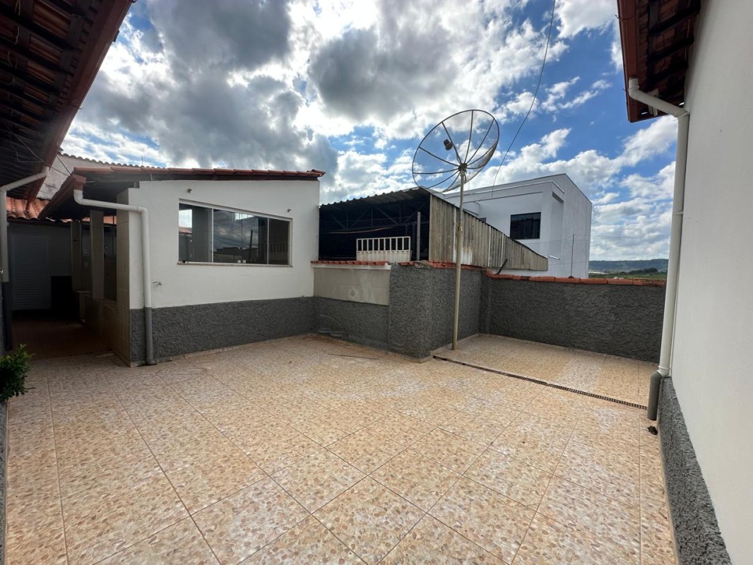 Casa para alugar com 5 quartos, 140m² - Foto 10