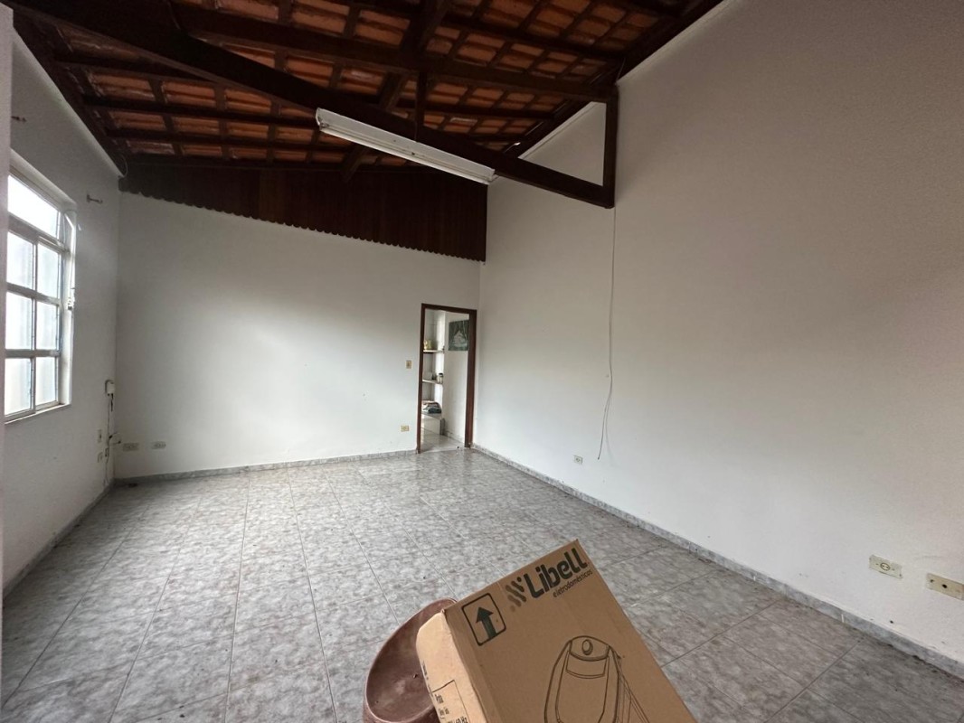 Casa para alugar com 5 quartos, 140m² - Foto 11