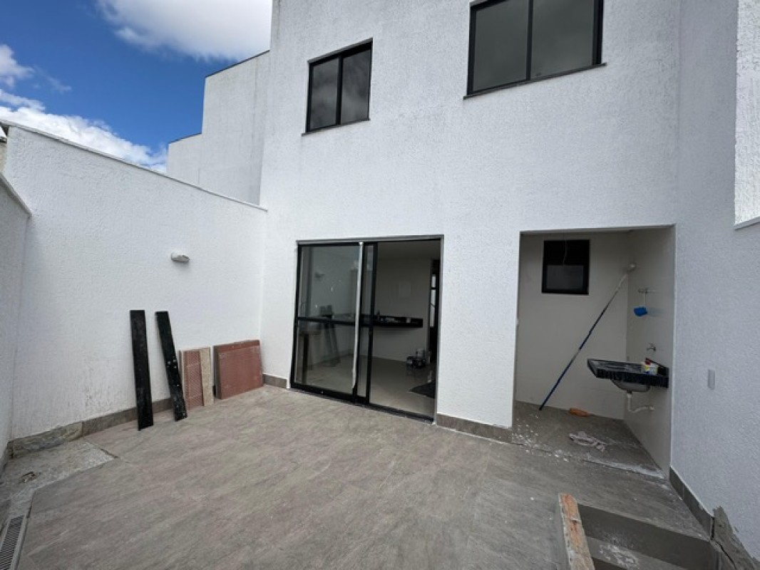 Casa à venda com 3 quartos, 181m² - Foto 16
