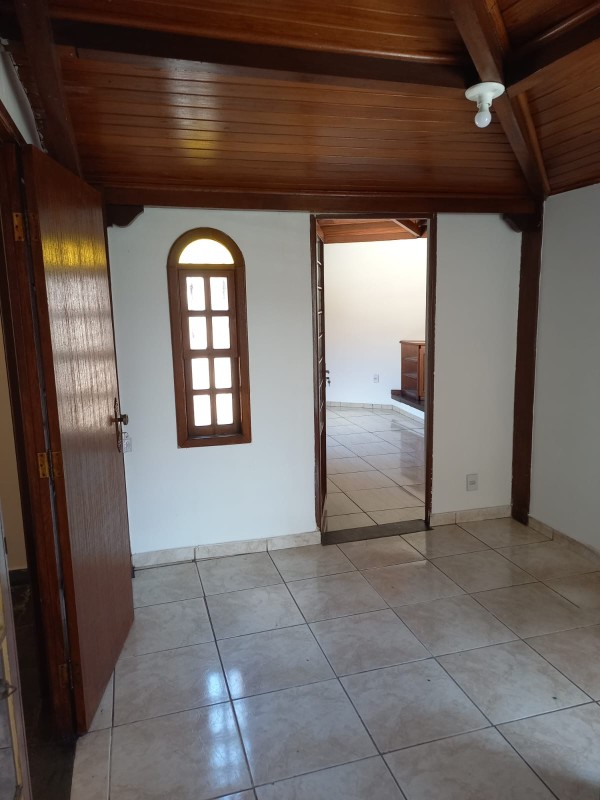 Casa para alugar com 2 quartos, 146m² - Foto 9