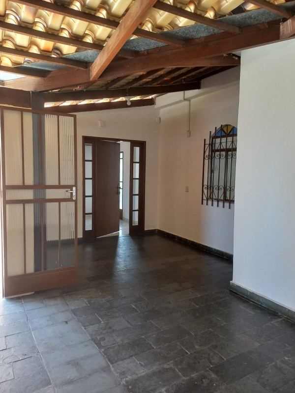 Casa para alugar com 2 quartos, 146m² - Foto 18