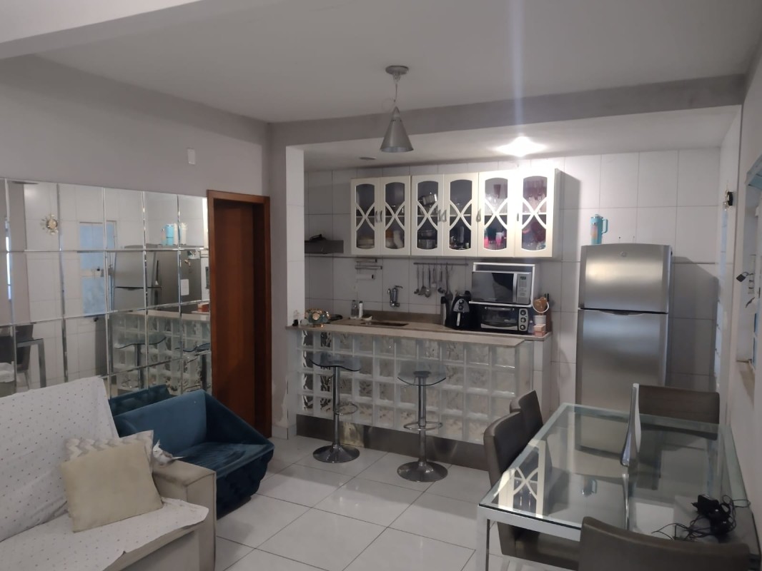Casa à venda com 3 quartos, 219m² - Foto 8