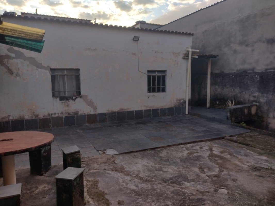 Casa à venda com 3 quartos, 219m² - Foto 14