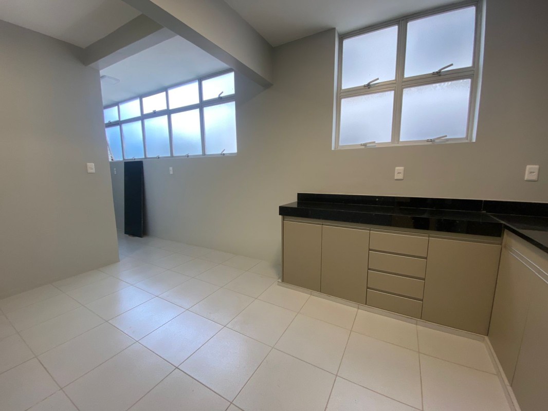 Apartamento para alugar com 3 quartos, 126m² - Foto 2