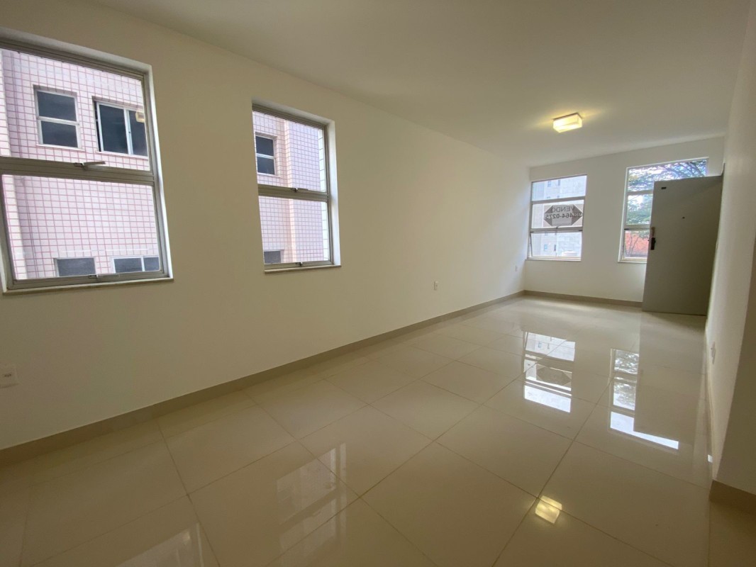 Apartamento para alugar com 3 quartos, 126m² - Foto 1