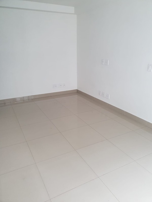 Apartamento à venda com 2 quartos, 61m² - Foto 4
