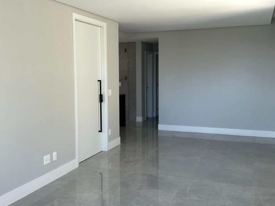 Apartamento à venda com 3 quartos, 98m² - Foto 9