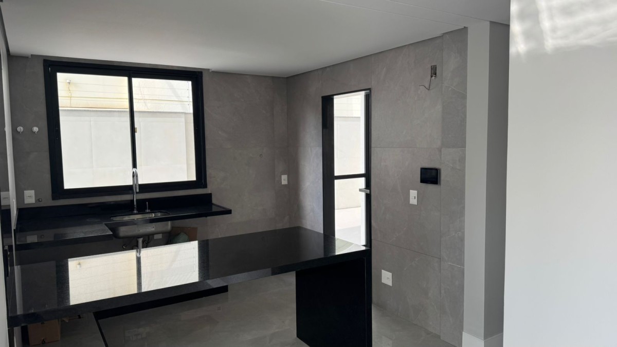 Apartamento à venda com 3 quartos, 141m² - Foto 6