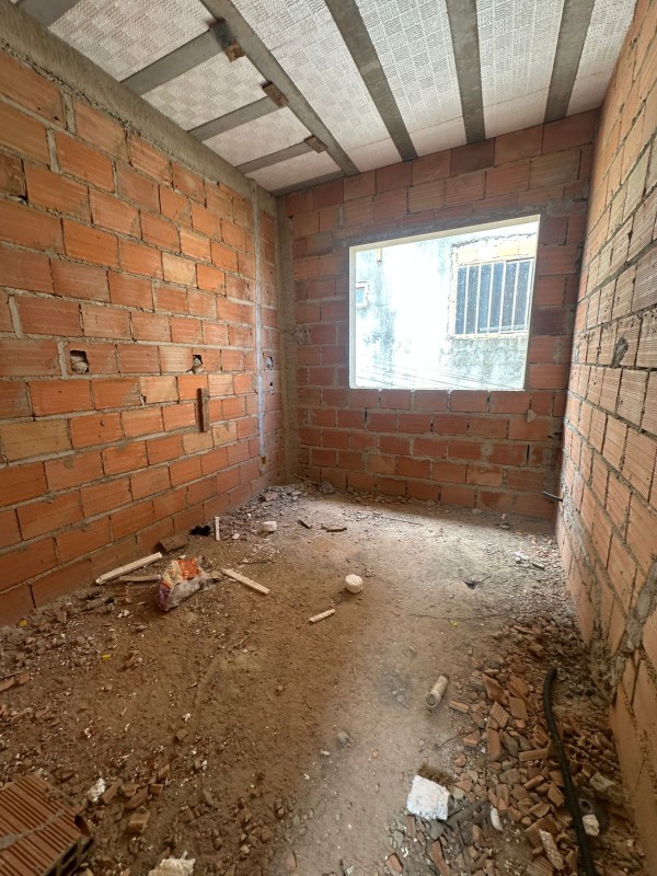 Casa à venda com 3 quartos, 90m² - Foto 3