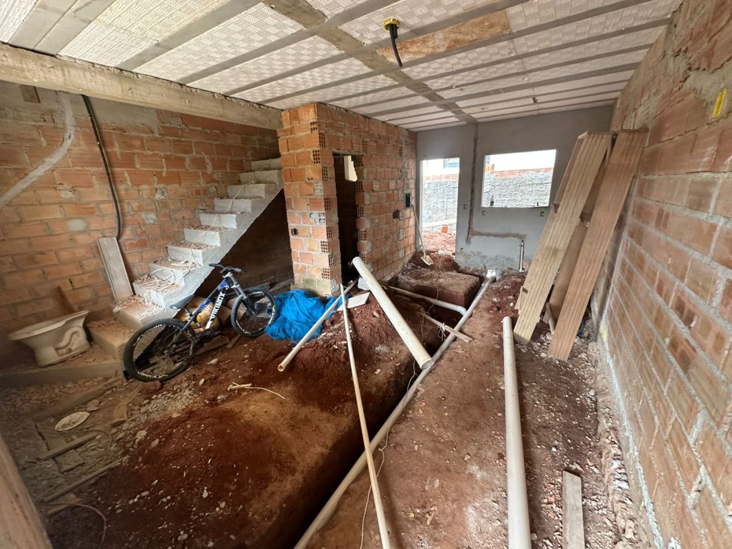 Casa à venda com 3 quartos, 90m² - Foto 2